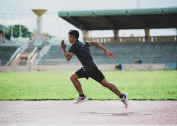 Wie Mannschaftssport den Teamgeist und soziale Fähigkeiten fördert